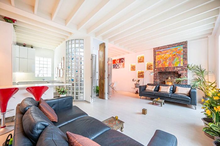 4 Bedroom Property To Rent In St Lukes Mews, Notting Hill, London, W11