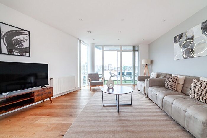 2 Bedroom Flat To Rent In Peartree Way, London, SE10