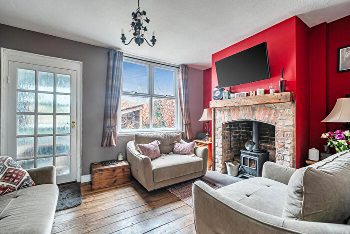 3 Bedroom Terraced House For Sale In Bunnies Lane, Rowde, SN10
