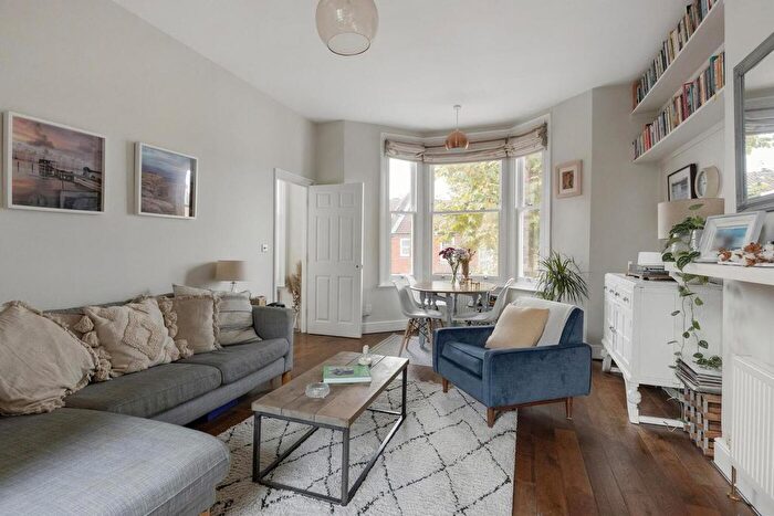 2 Bedroom Flat To Rent In Becondale Road, London, SE19