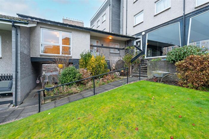 2 Bedroom Property For Sale In Main Street, Perth, PH2