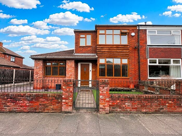 4 Bedroom Semi-Detached House For Sale In Gee Lane, Eccles, M30