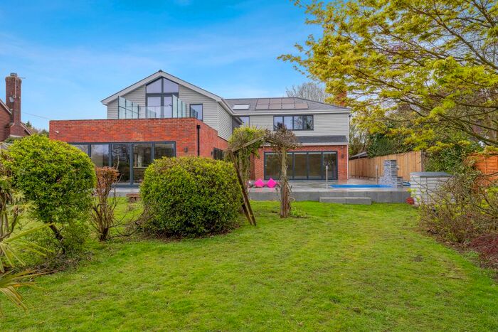 5 Bedroom Detached House For Sale In Whelpley Hill, Chesham, HP5