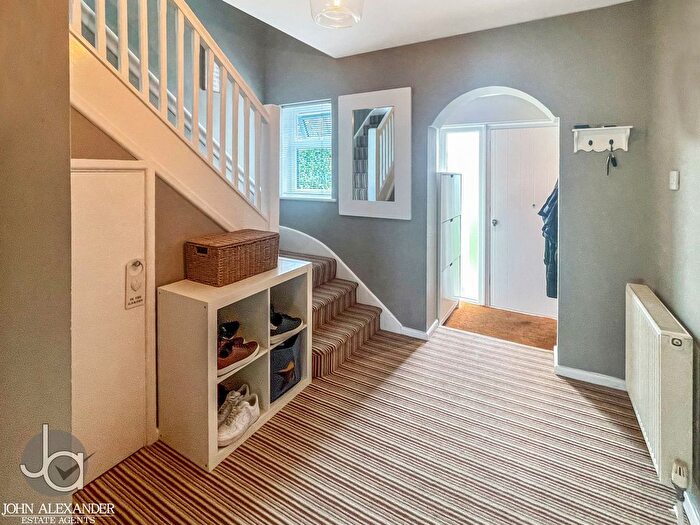 4 Bedroom Detached House For Sale In The Close, Frinton-On-Sea, CO13