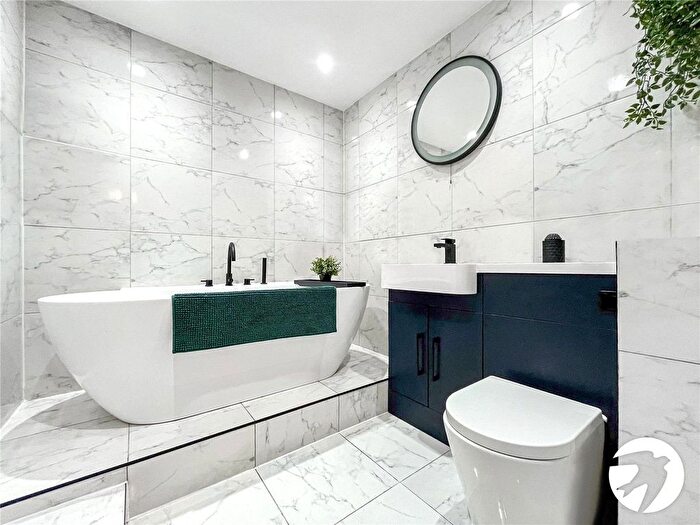 1 Bedroom Flat For Sale In Cecil Avenue, Rochester, Kent, ME2