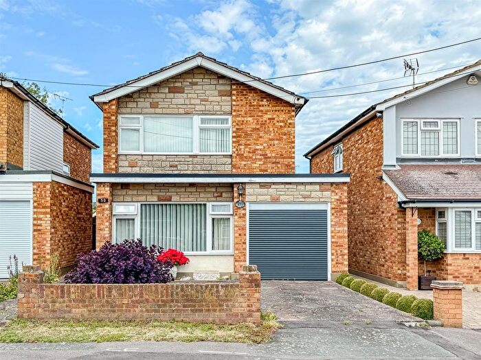 3 Bedroom Detached House For Sale In Alexandra Road, Rochford, SS4