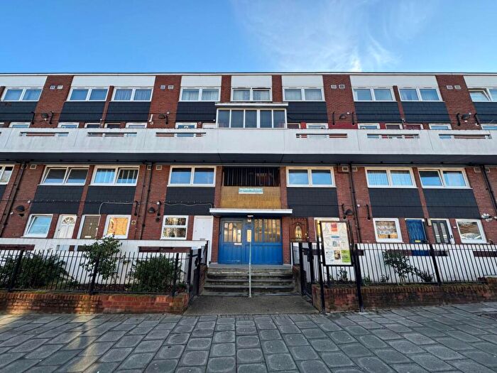 2 Bedroom Maisonette To Rent In Evering Road, London, N16