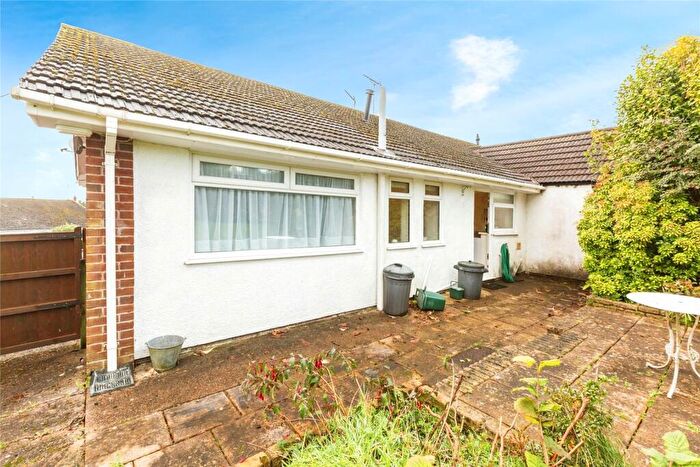 3 Bedroom Bungalow For Sale In Cefn Draw, Three Crosses, Swansea, SA4