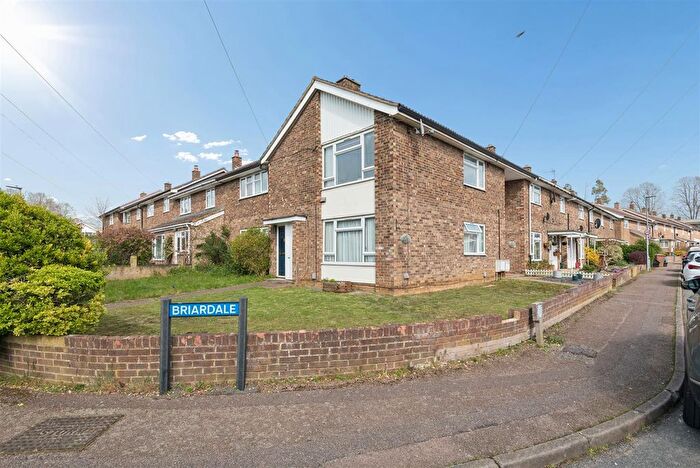 2 Bedroom Flat For Sale In Briardale, Stevenage, SG1
