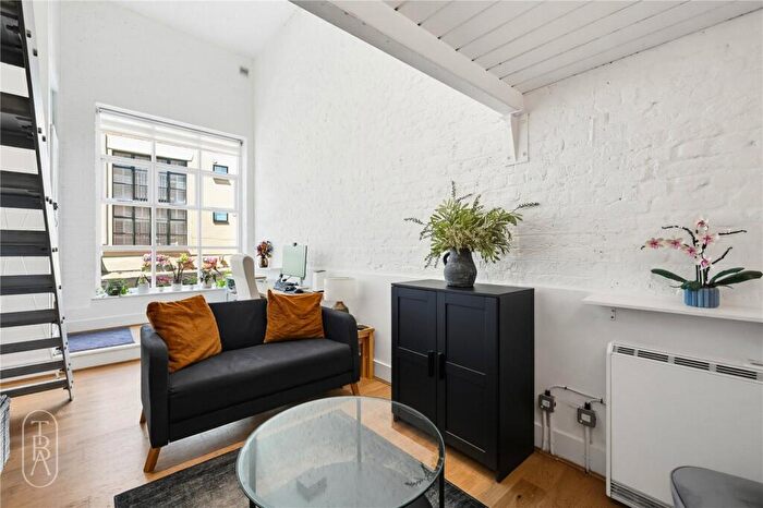 2 Bedroom Apartment To Rent In New Wharf Road, London, N1