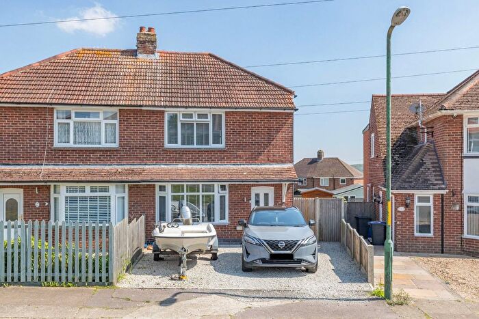 3 Bedroom Semi-Detached House For Sale In Deansway Avenue, Sturry, Canterbury, Kent, CT2