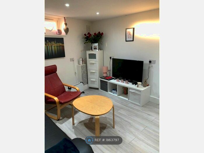 1 Bedroom Flat To Rent In Bounces Road, Edmonton, N9