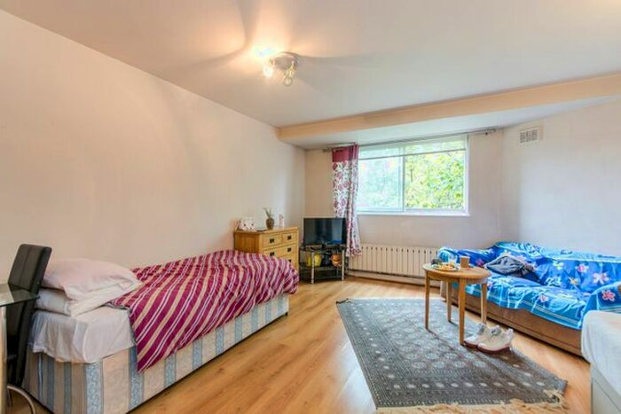 Studio To Rent In Cromwell Road, Kensington, London, SW5