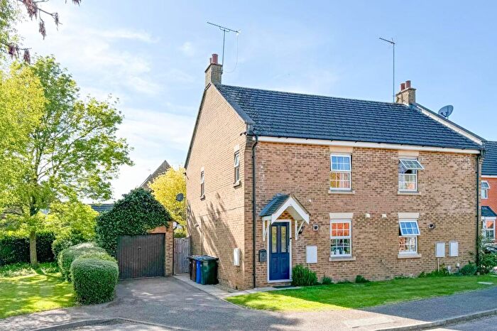 3 Bedroom Semi-Detached House For Sale In Fisher Close, Banbury, OX16