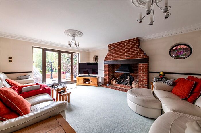 5 Bedroom Detached House For Sale In Wrotham Road, Meopham, Gravesend, Kent, DA13