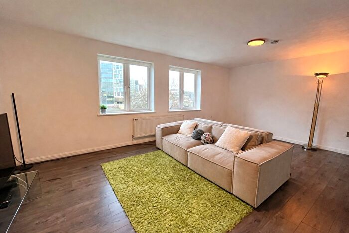 2 Bedroom Flat To Rent In Taffs Mead Embankment, Cardiff, CF11