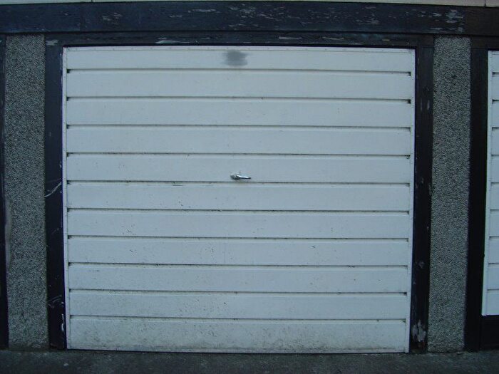1 Bedroom Garage / Parking To Rent In Barntongate Avenue, Barnton, Edinburgh, EH4