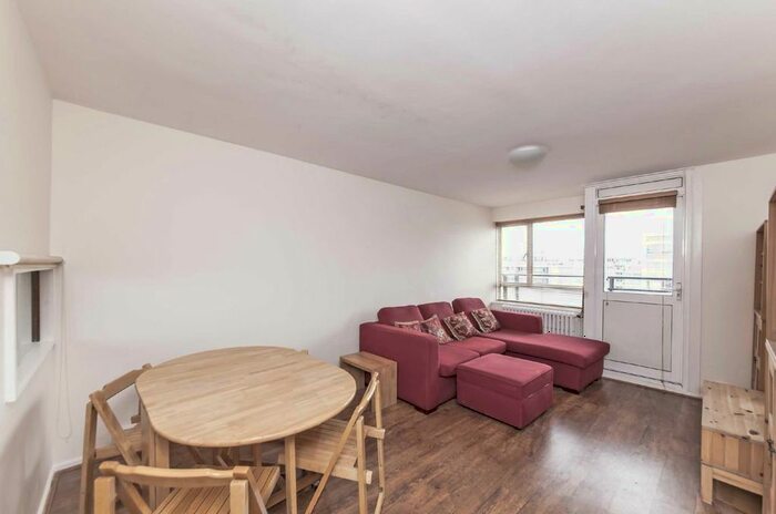 2 Bedroom Flat To Rent In Churchill Gardens, London, SW1V