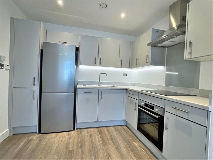 2 Bedroom Apartment To Rent In Elmers End Road, Beckenham, BR3