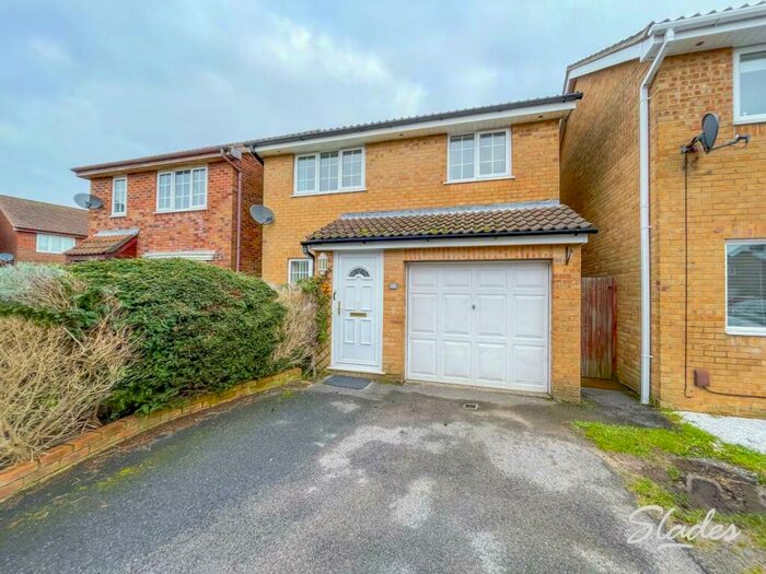 3 Bedroom Detached House To Rent In Beauchamps Gardens, Bournemouth, Dorset, BH7