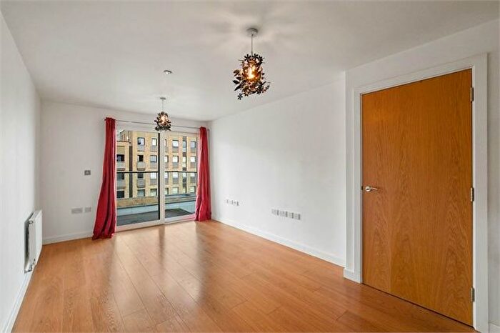 2 Bedroom Flat To Rent In Barge Walk, North Greenwich, London, SE10