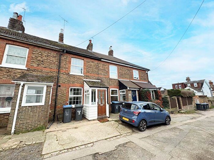 2 Bedroom Detached House To Rent In Mill Road, Burgess Hill, RH15