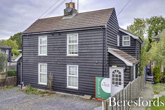 2 Bedroom Semi-Detached House For Sale In Cromwell Road, Warley, CM14