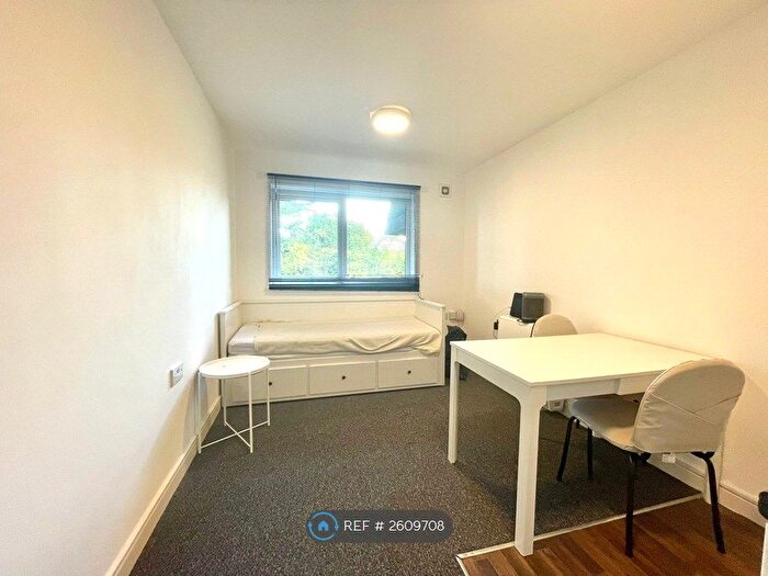 Studio To Rent In Summer Hill Court, Bristol, BS5