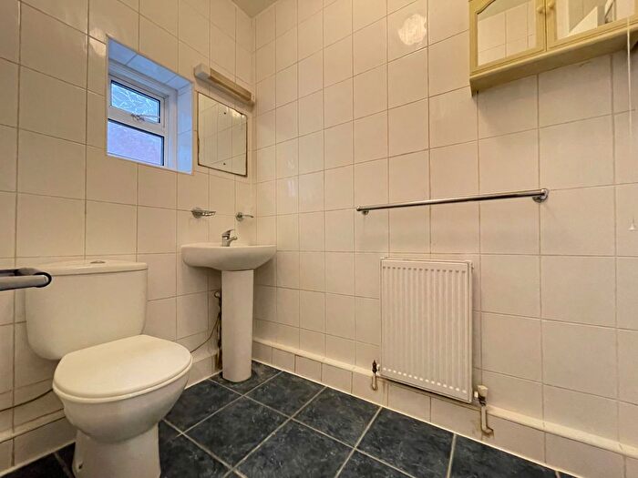 1 Bedroom Studio To Rent In Melrose Avenue, London, NW2