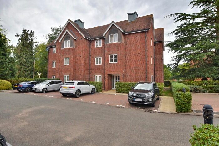 2 Bedroom Flat To Rent In Chantry Court, Felsted, CM6