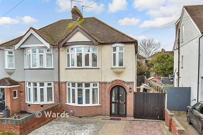 3 Bedroom Semi Detached House For Sale In Springfield Road, Sittingbourne, Kent, ME10