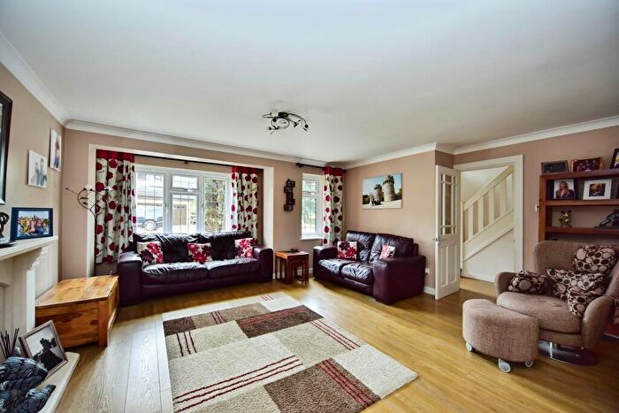 4 Bedroom Detached House For Sale In Shepherds Gate Drive, Weavering, Maidstone, ME14