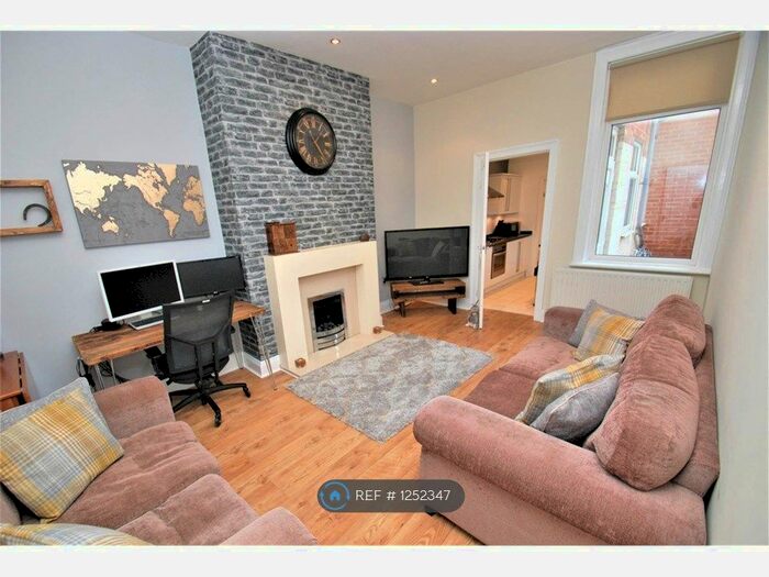 2 Bedroom Flat To Rent In Boldon Lane, South Shields NE34