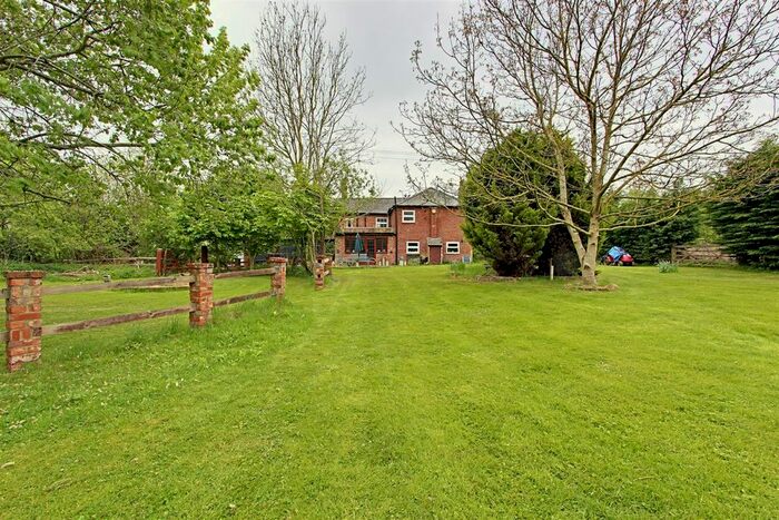 3 Bedroom Detached House For Sale In Astrope, Tring, HP23