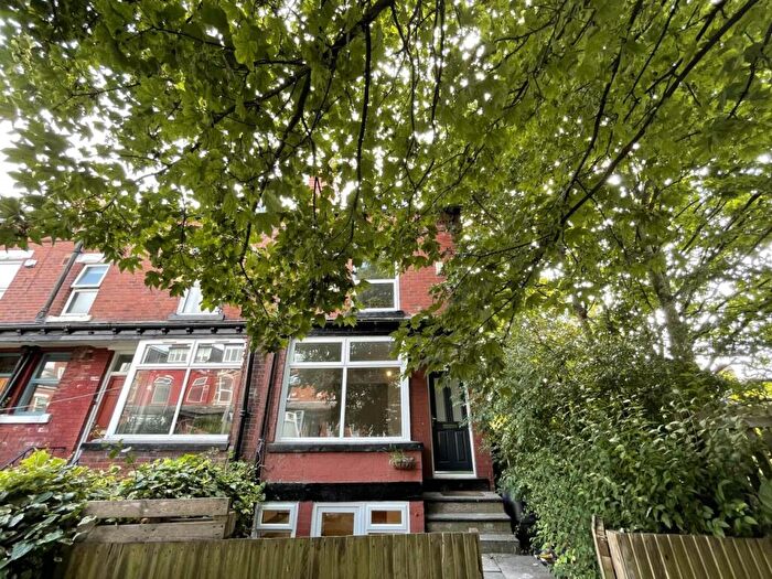 2 Bedroom End Of Terrace House To Rent In Stanmore View, Burley, LS4
