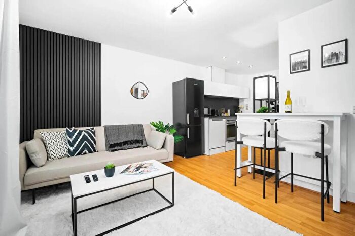1 Bedroom Apartment For Sale In Islington Gates, B3