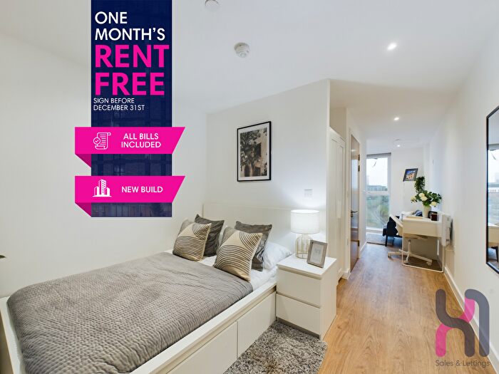 Apartment To Rent In Frederick Road, Manchester, Greater Manchester, M6