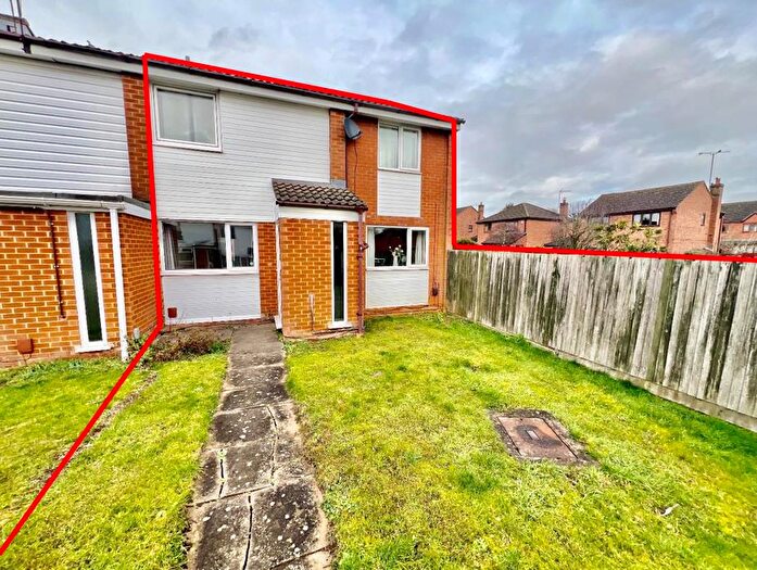 3 Bedroom End Of Terrace House For Sale In Rose Close, Rothwell, Kettering, NN14