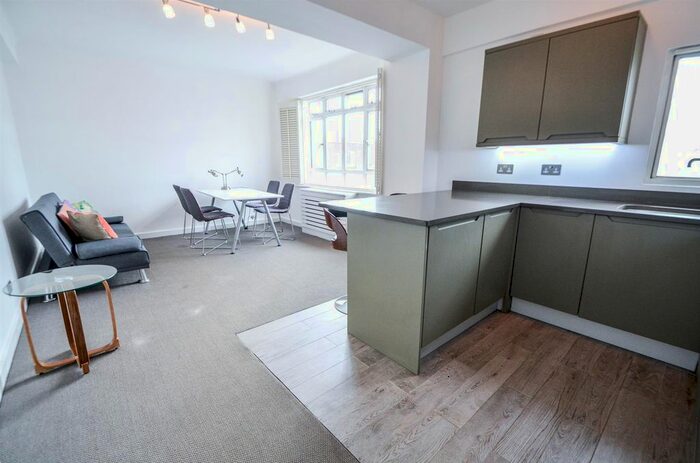 1 Bedroom Flat To Rent In Paramount Court, University Street, London, WC1E