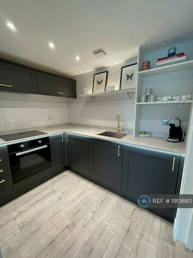 Studio To Rent In Peckham Rye, London, SE22