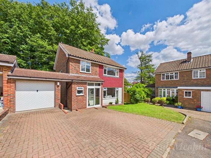 3 Bedroom Detached House For Sale In Riding Hill, South Croydon, CR2