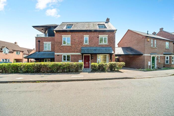 4 Bedroom House For Sale In Southland Drive, Bletchley, Milton Keynes, Buckinghamshire, MK2