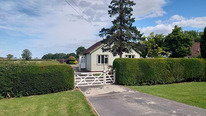 3 Bedroom Bungalow To Rent In Tandridge Lane, Lingfield, RH7