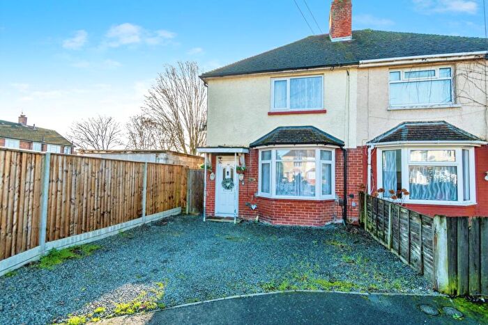 3 Bedroom Semi Detached House For Sale In Warren Crescent, Southampton, Hampshire, SO16