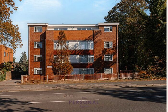 2 Bedroom Flat To Rent In Cheam Road, Epsom, KT17