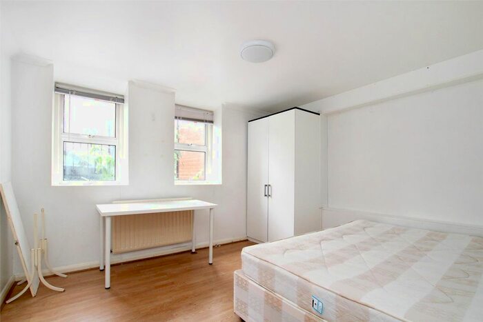 3 Bedroom Flat To Rent In Fordham Street, Whitechapel, London, E1