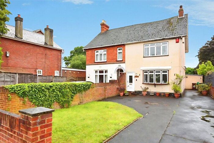 3 Bedroom Semi-Detached House For Sale In Yorktown Road, College Town, Sandhurst, GU47