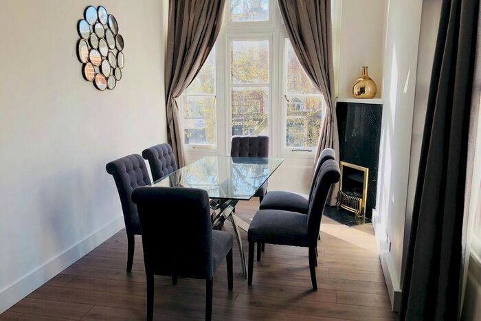2 Bedroom Flat To Rent In Knightsbridge, London, SW1X