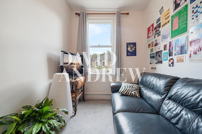 2 Bedroom Apartment To Rent In Lancaster Road, London, N4