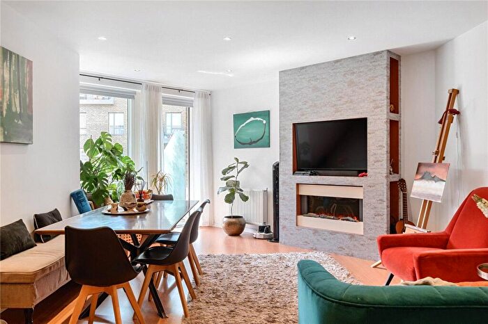 2 Bedroom Apartment For Sale In Matcham Court, London, N8